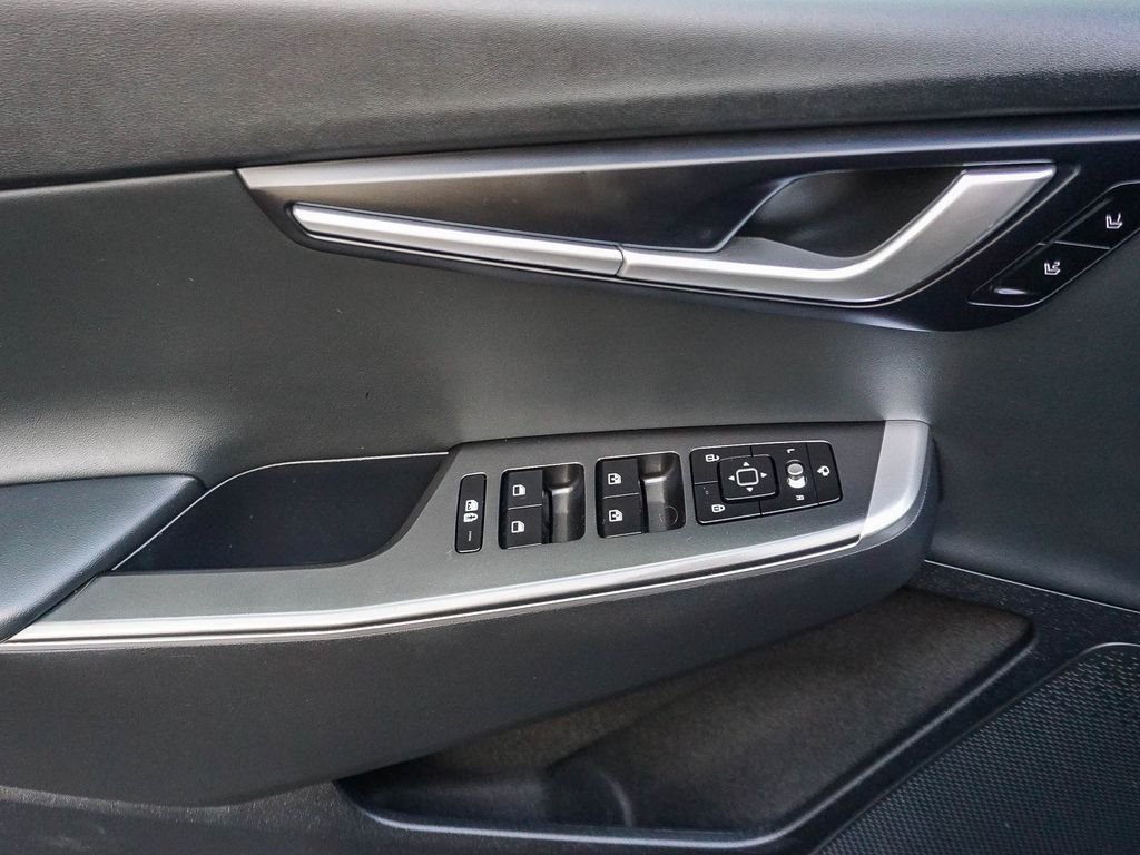 Used 2024 Gray Kia Light image 19