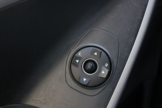 Used 2015 Silver Hyundai Base image 6