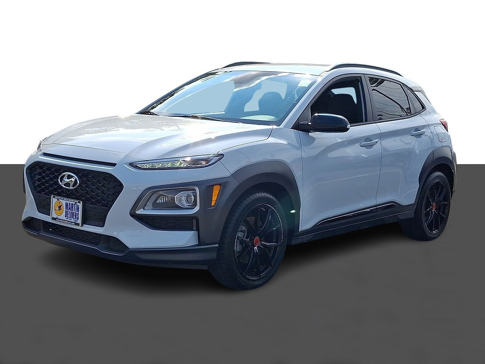 Used 2021 Chalk White Hyundai NIGHT image 3