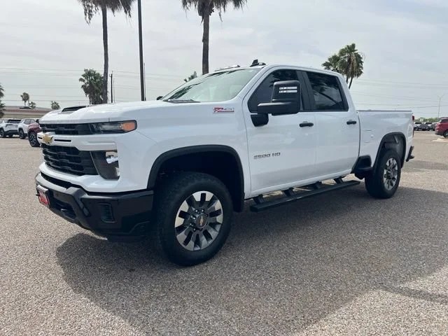 Used 2025 Summit White Chevrolet Custom image 3