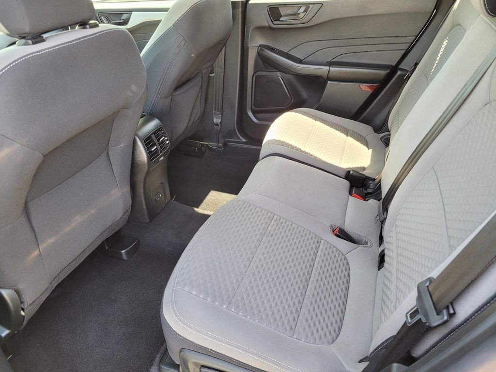 Certified Used 2022 Oxford White Ford SE image 12
