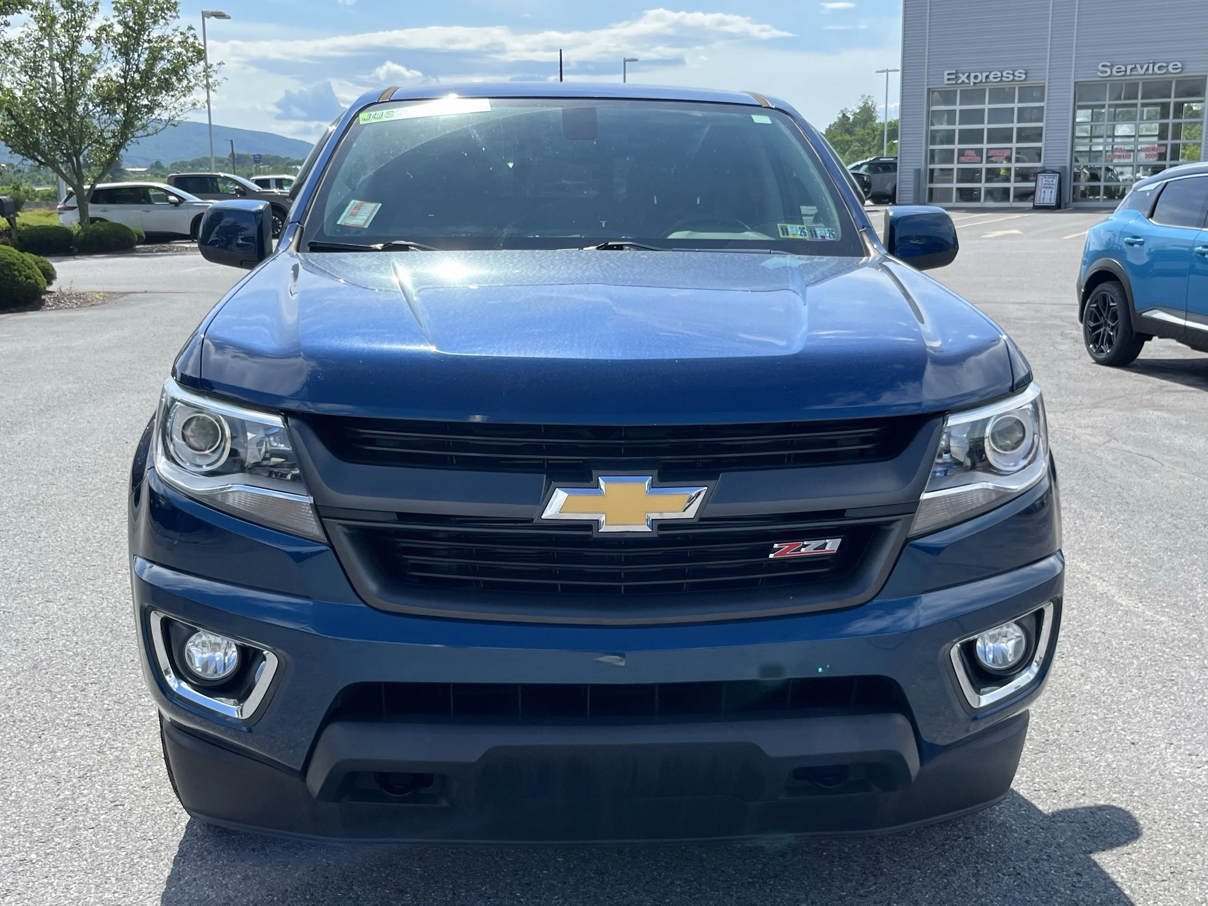 Used 2019 Pacific Blue Metallic Chevrolet Z71 image 11
