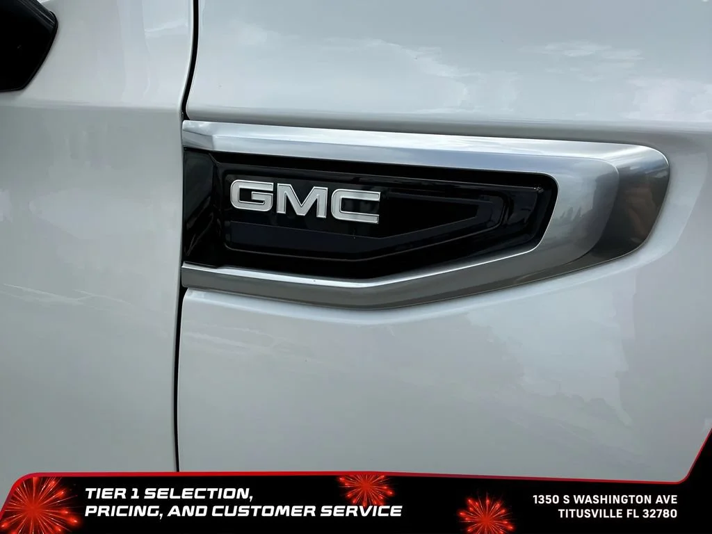 Used 2021 WHITE FROST TRICOAT GMC Denali image 18