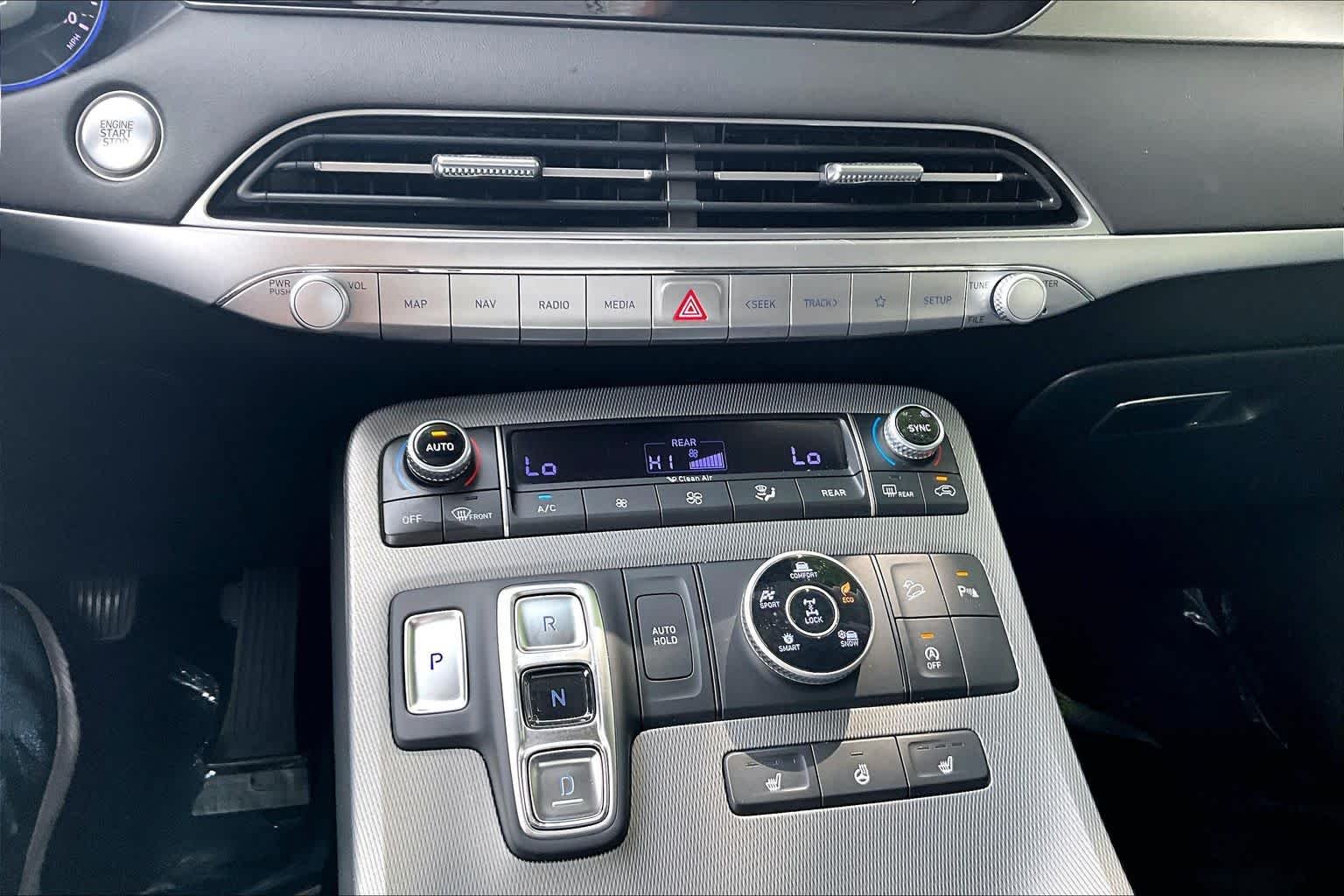 Used 2022 Hyper White Hyundai SEL image 35