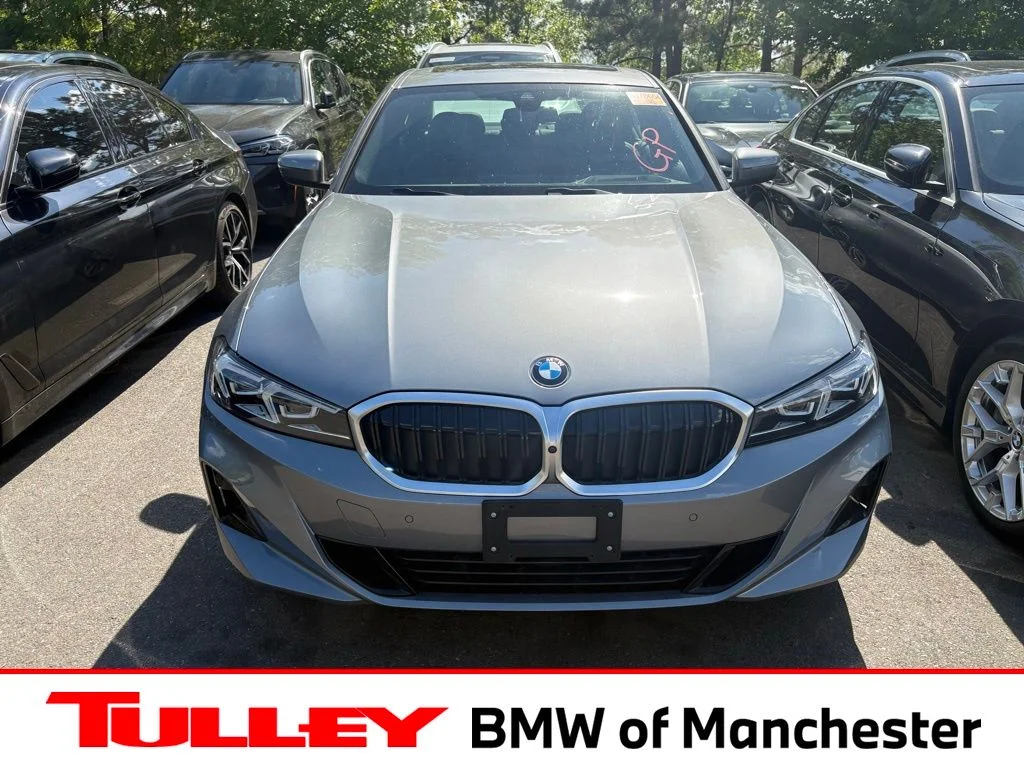2025 BMW 3 Series 330i xDrive Sedan's photo