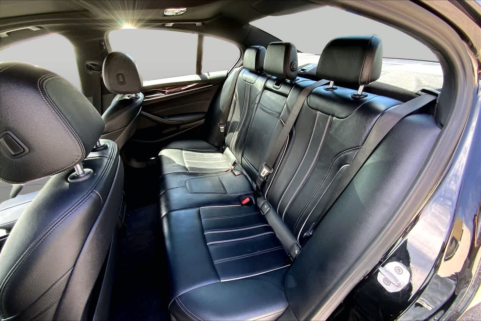 Used 2018 Black Sapphire Metallic BMW 530e xDrive iPerformance image 19