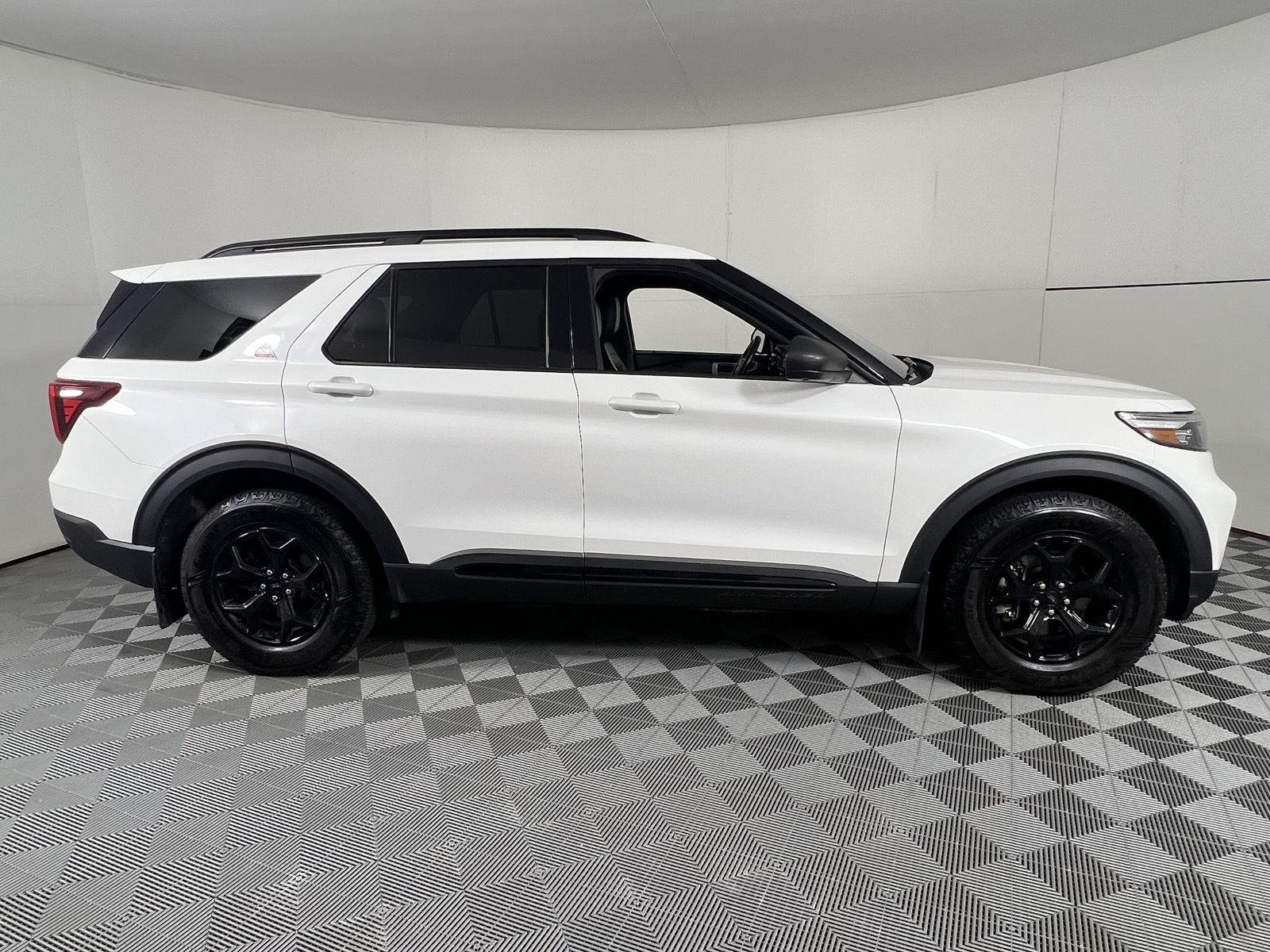 Used 2022 Star White Metallic Tri-Coat Ford Timberline image 11
