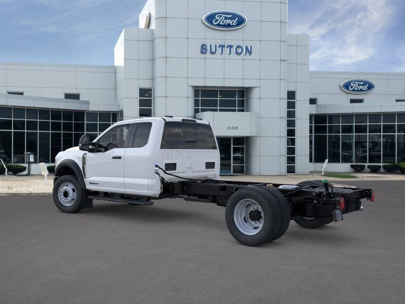 New 2025 Oxford White Ford F-550® XL image 4