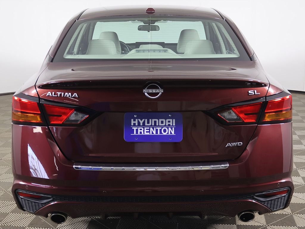 Used 2023 Red Nissan 2.5 SL image 13