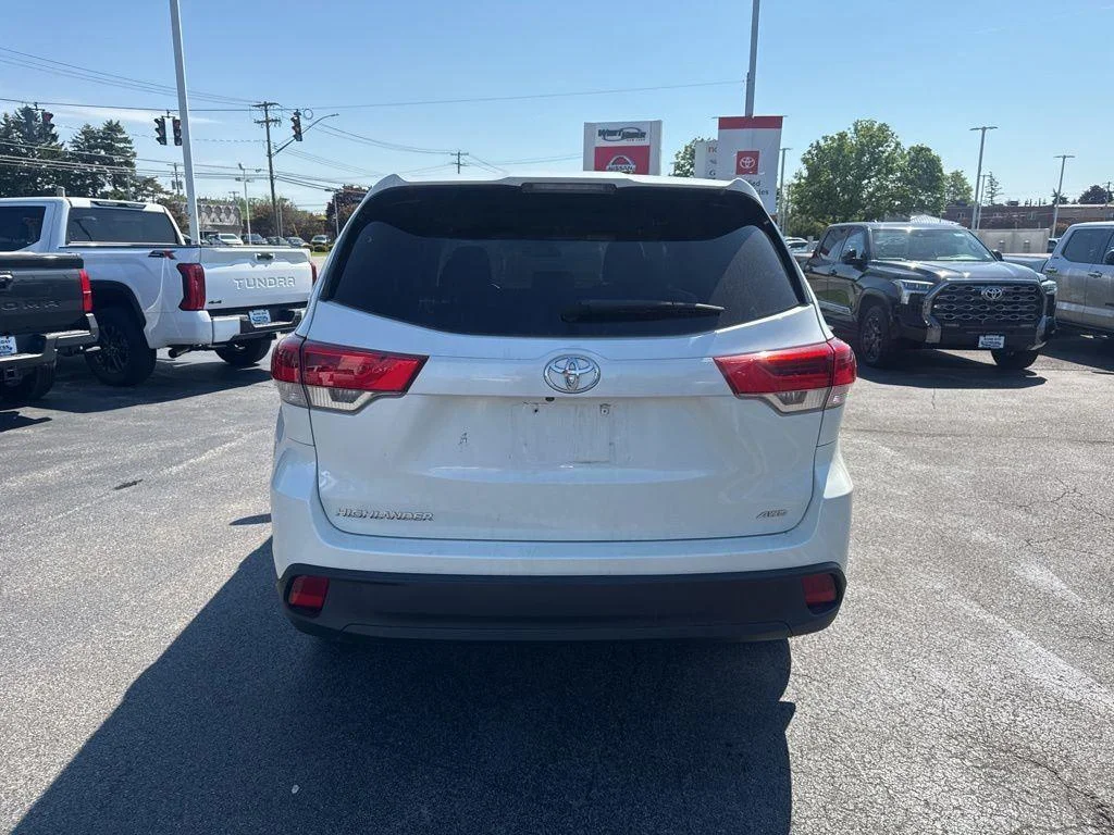 Used 2019 Blizzard Pearl Toyota LE image 7