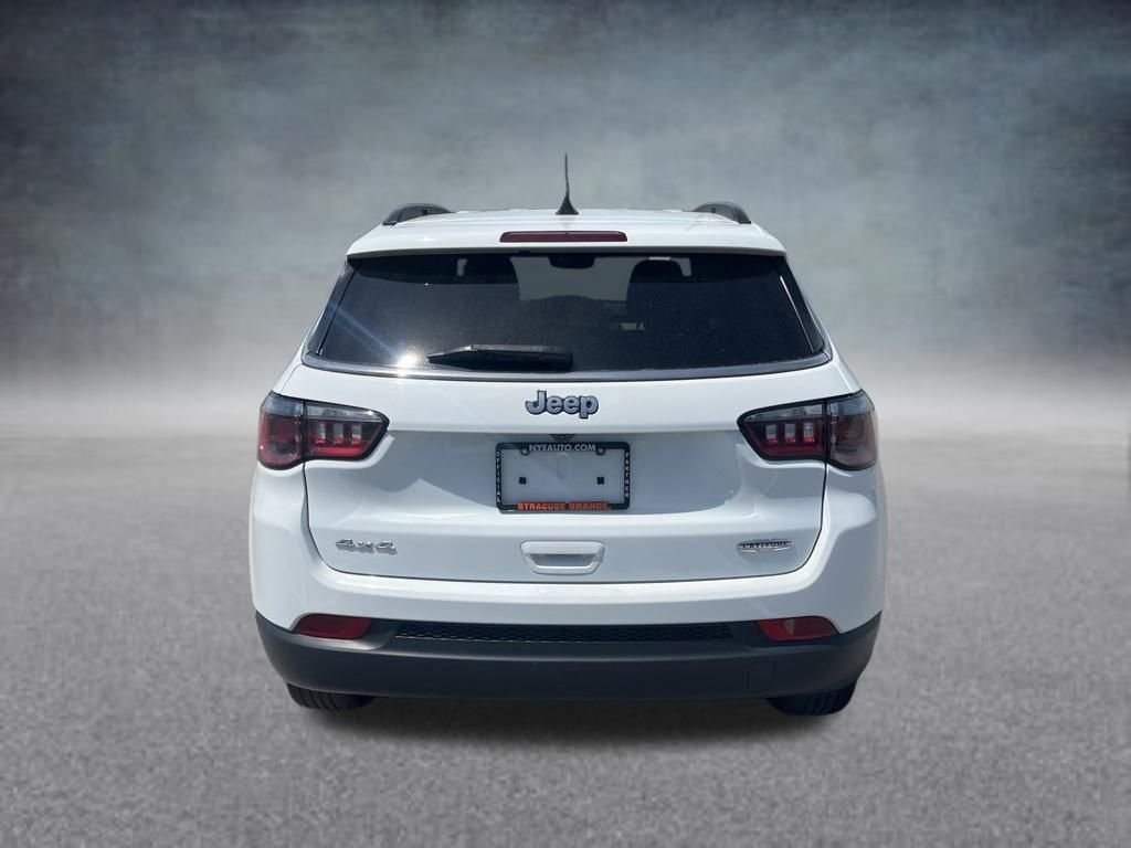 Used 2024 White Jeep Latitude image 4