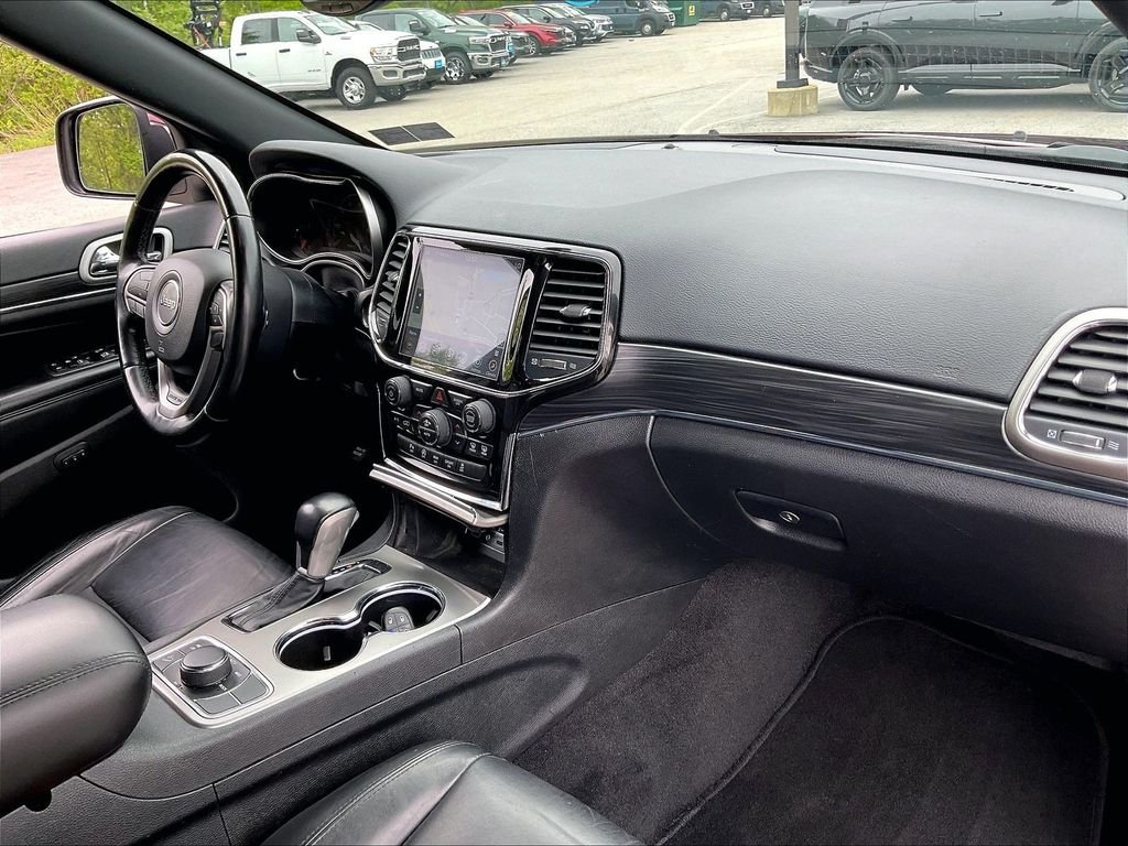 Used 2022 Velvet Red Pearlcoat Jeep Limited image 13