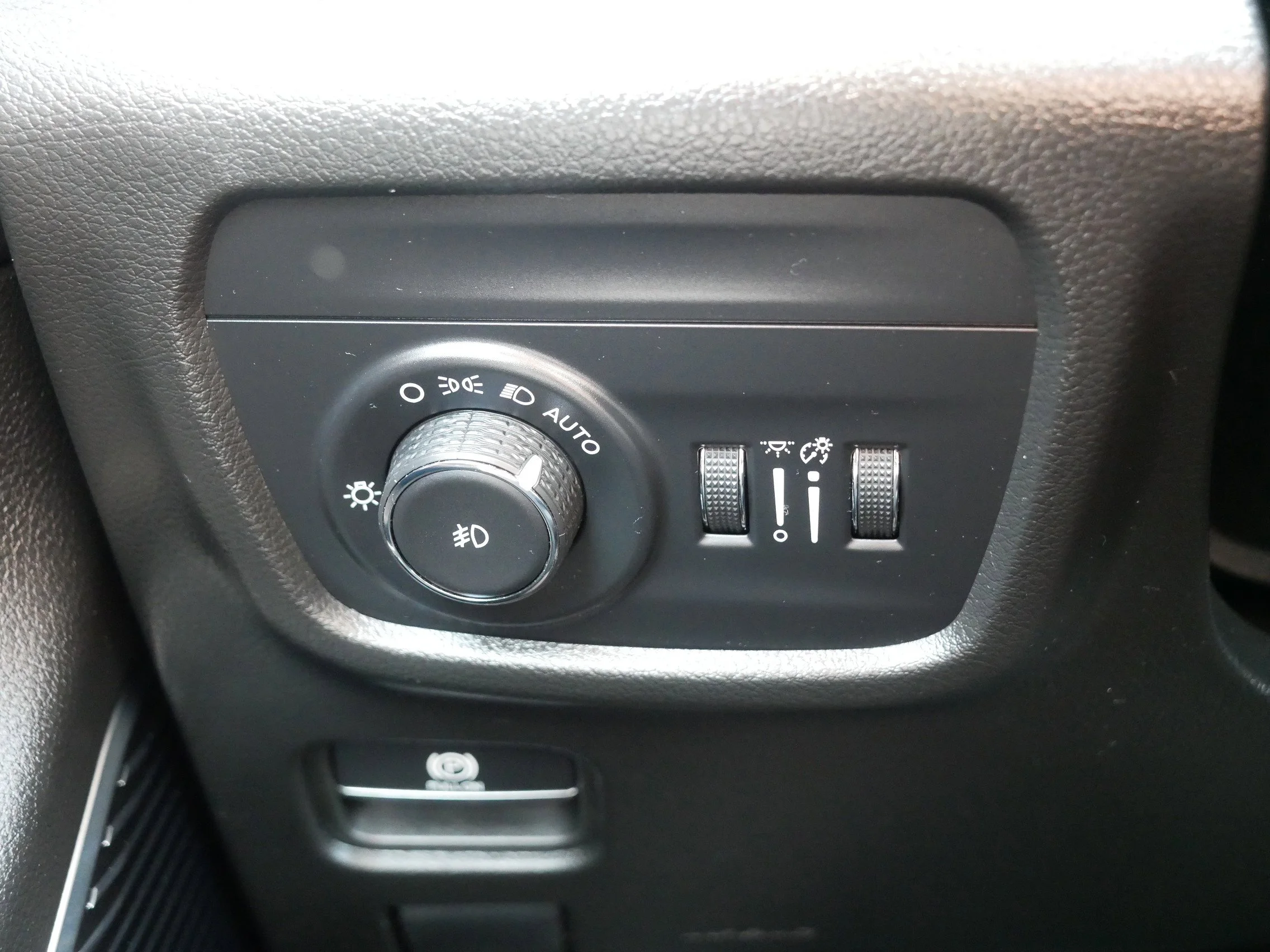 Used 2023 Velvet Red Pearlcoat Jeep Summit image 26