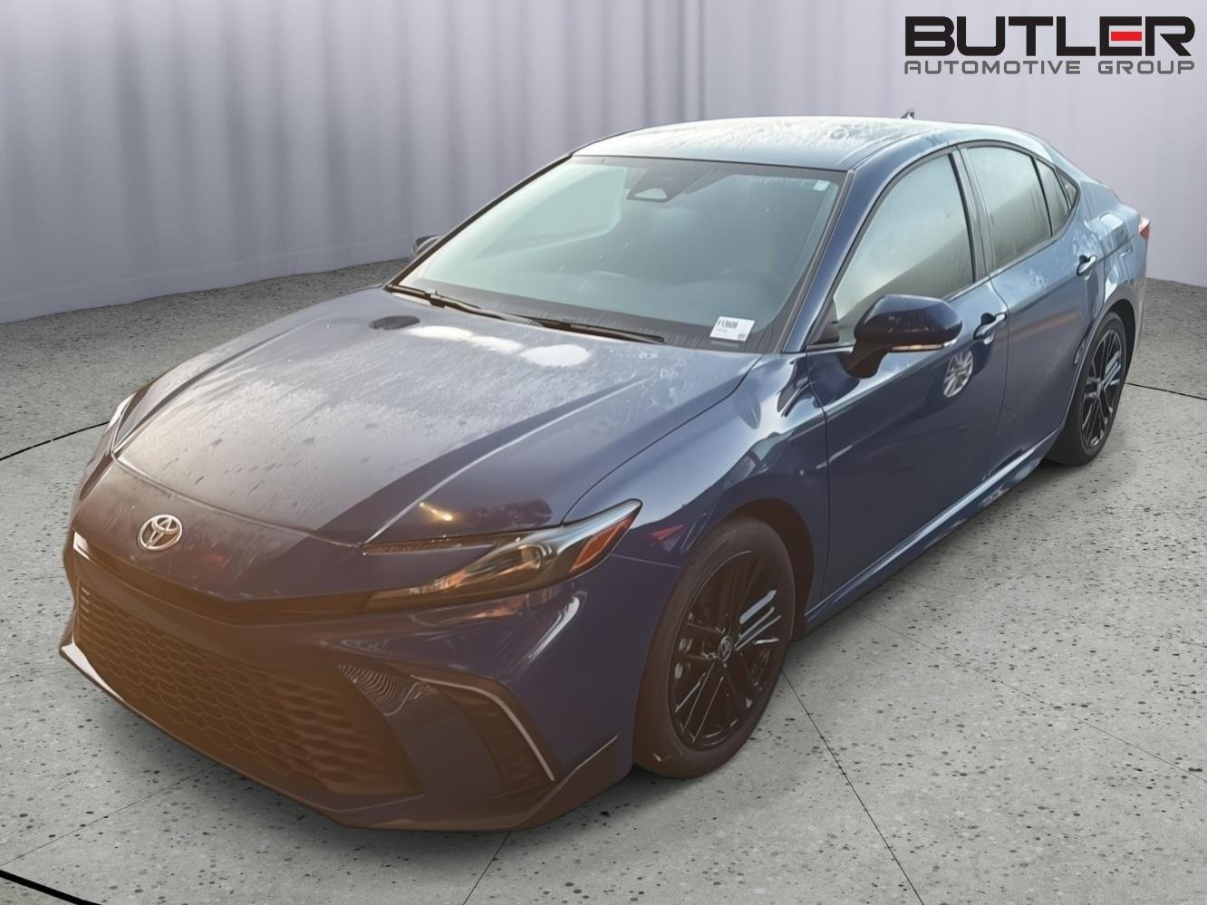 2025 Toyota Camry SE Hybrid's photo