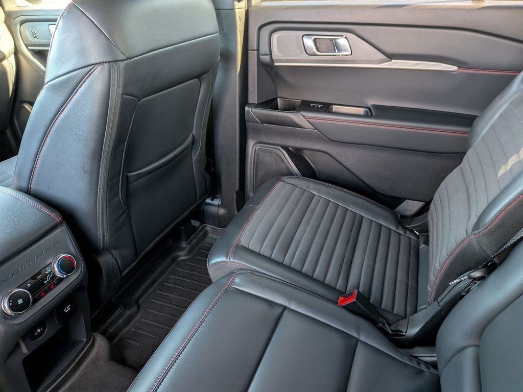 Used 2026 Gray Ford ST-Line image 32