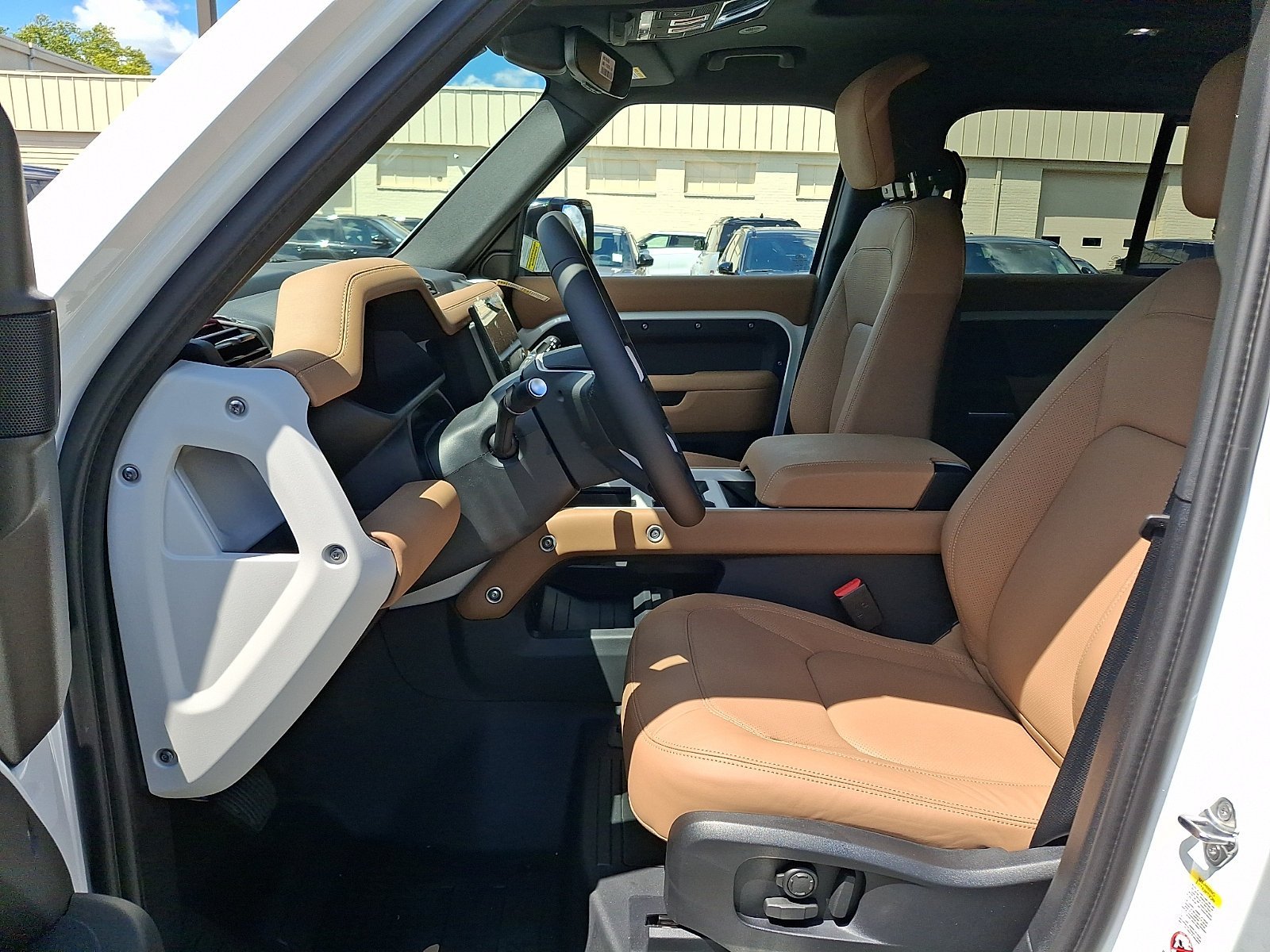 New 2026 Fuji White LAND ROVER X-Dynamic SE image 8
