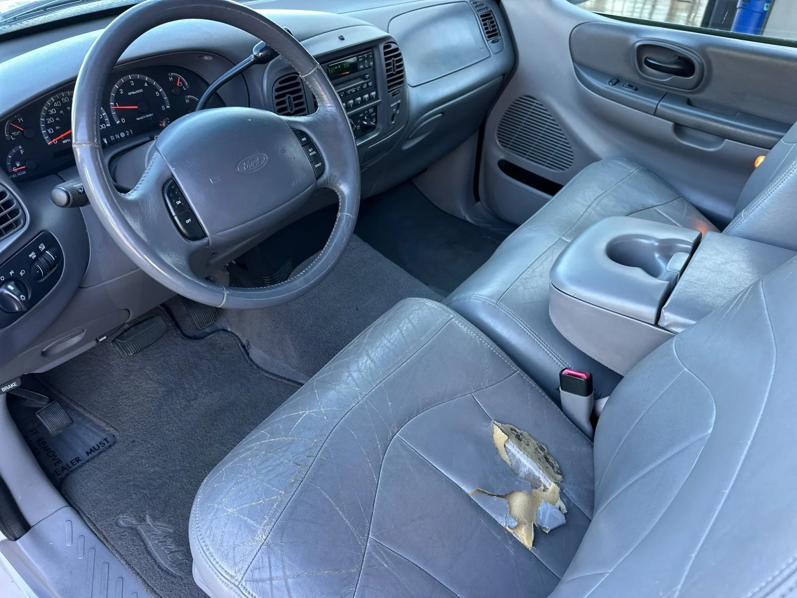 Used 1999 White Ford XLT image 10