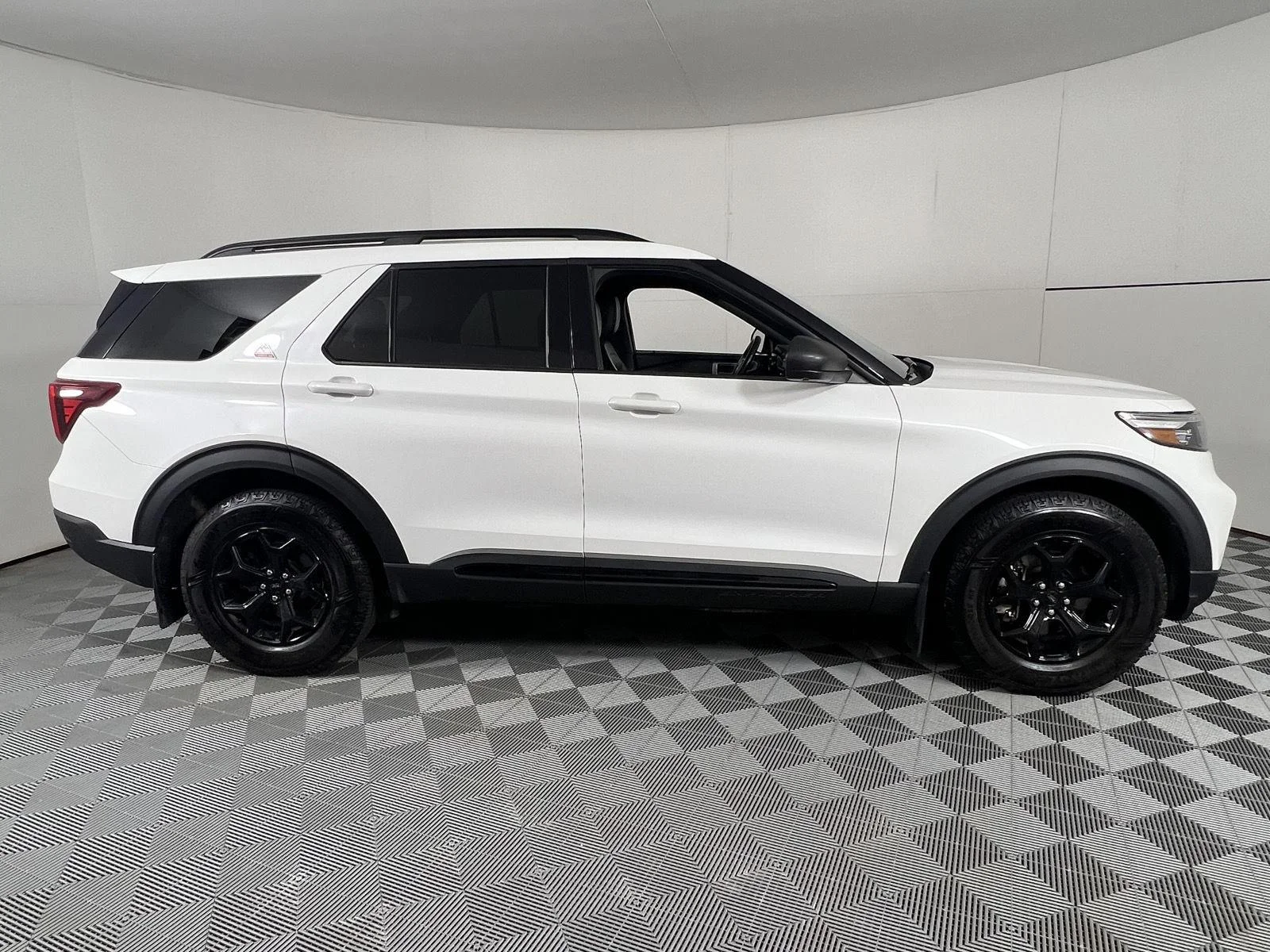 Used 2022 Star White Metallic Tri-Coat Ford Timberline image 11