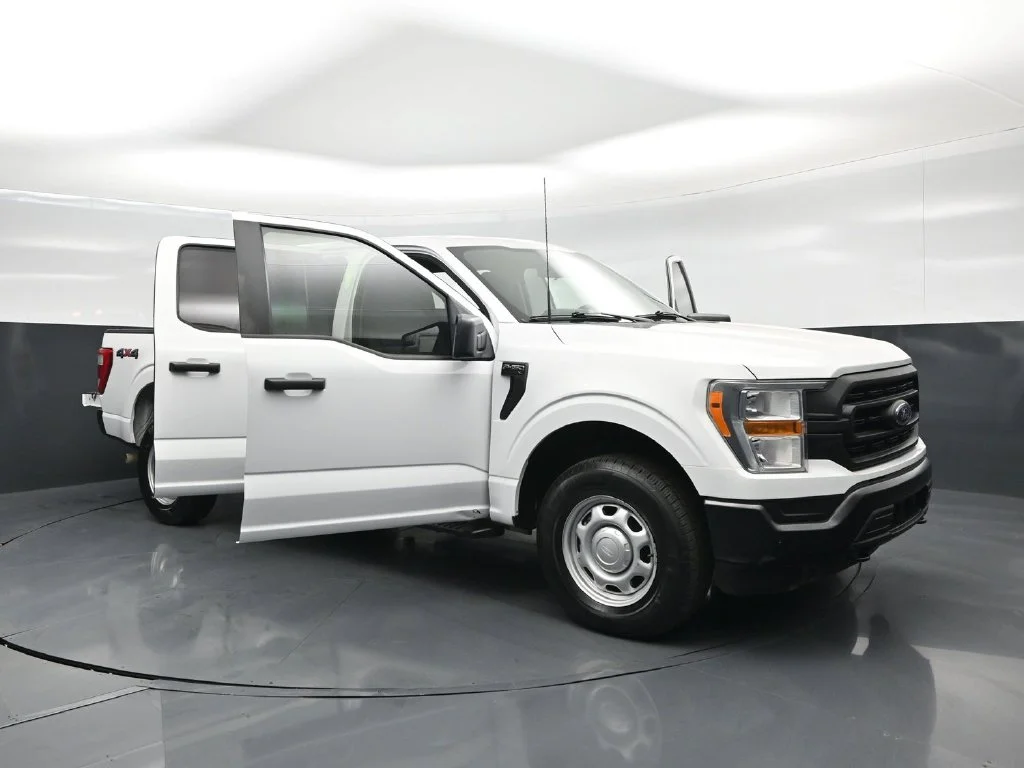 Used 2021 White Ford XL image 24