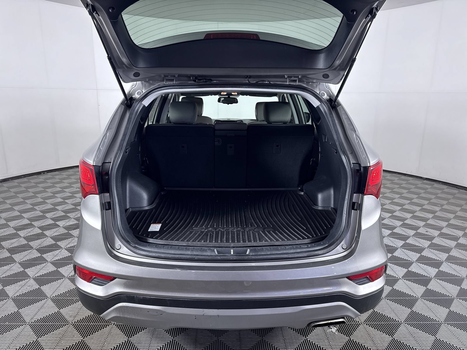 Used 2017 Mineral Gray Hyundai 2.4L image 23