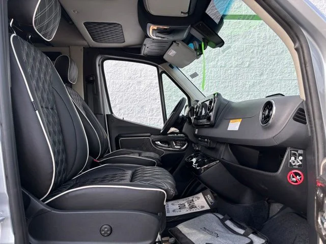 New 2027 Silver Mercedes-Benz Discovery Touring image 20
