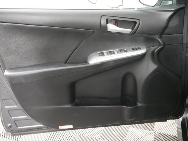 Used 2014 Magnetic Gray Metallic Toyota SE image 8