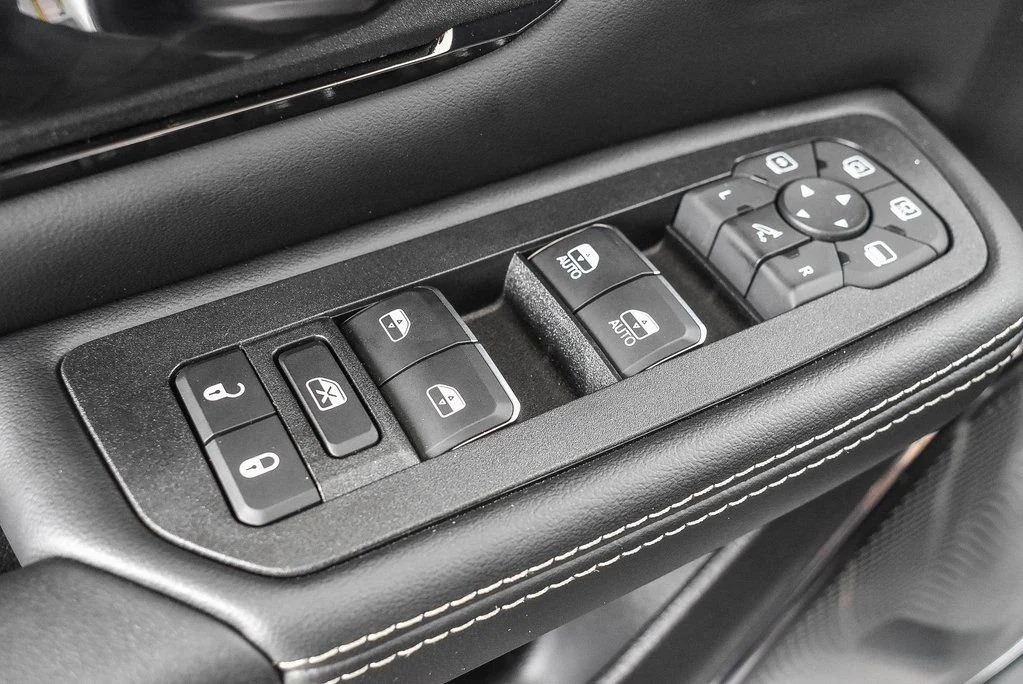 2025 RAM 1500 Limited - Photo 20