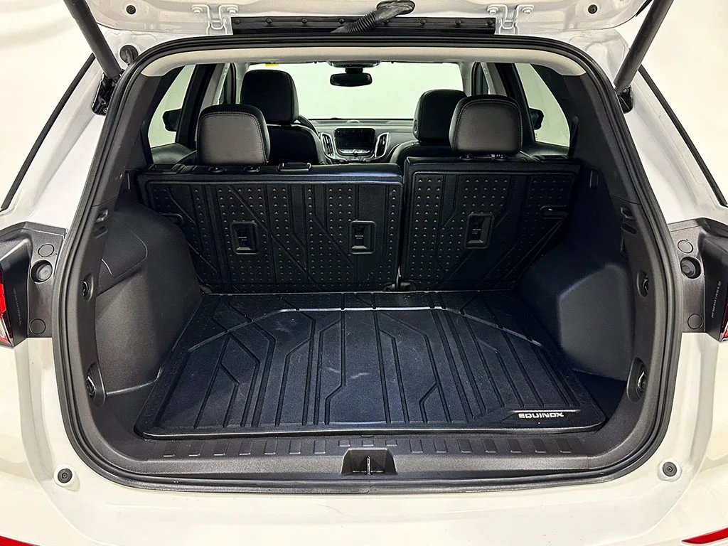 Used 2024 Summit White Chevrolet Premier image 5