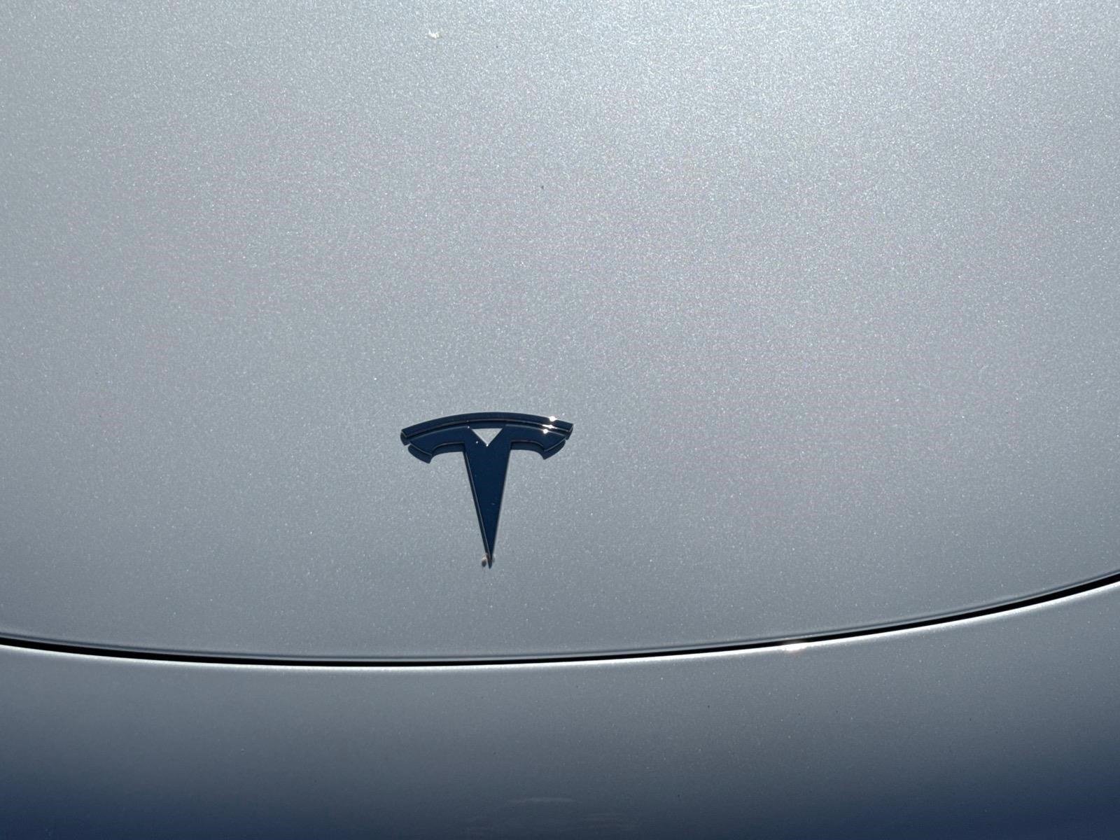 Used 2023  Tesla  image 25