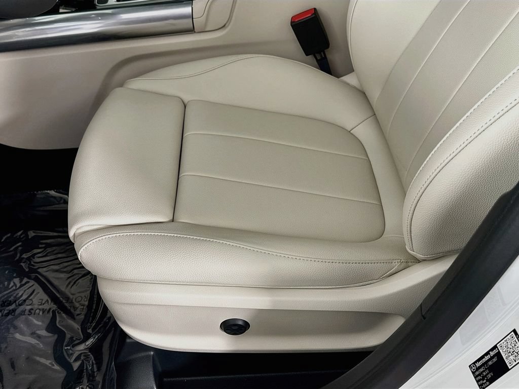 New 2026 Polar White Mercedes-Benz GLA 250 image 51