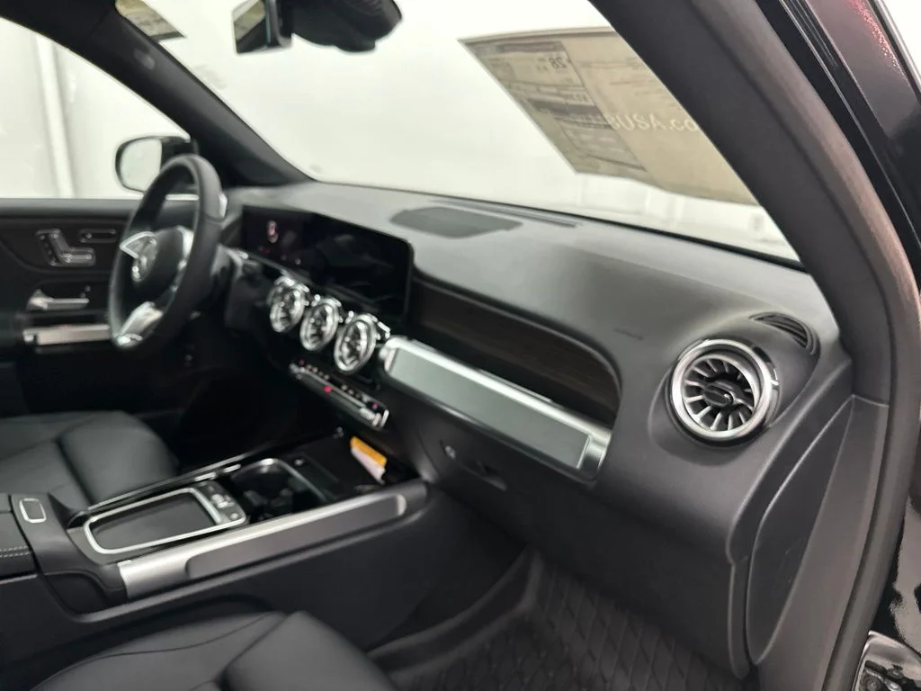 New 2026 Black Mercedes-Benz GLB 250 image 25