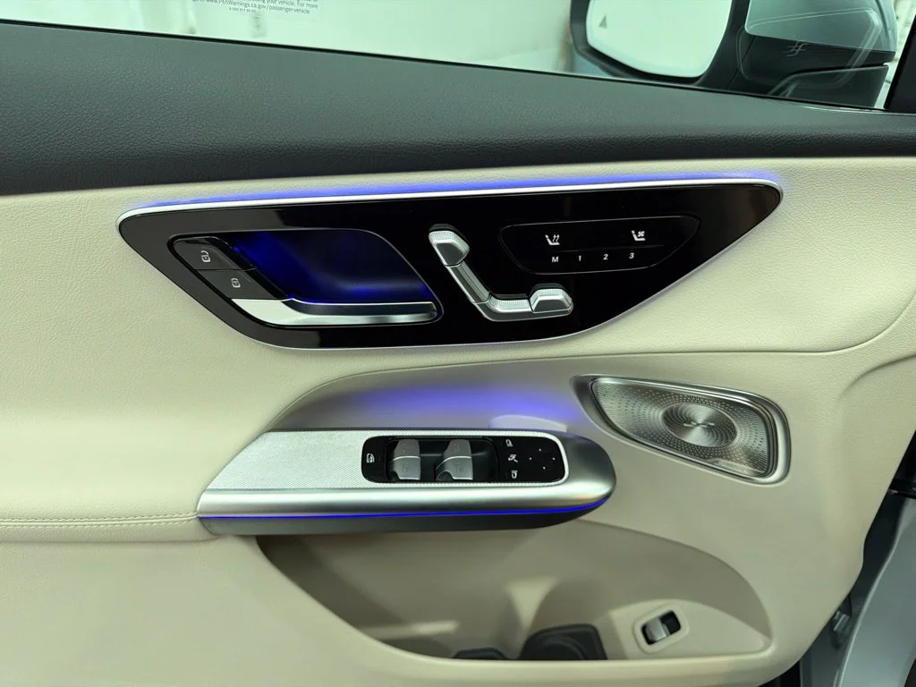 New 2027 Silver Mercedes-Benz GLC 300 image 19