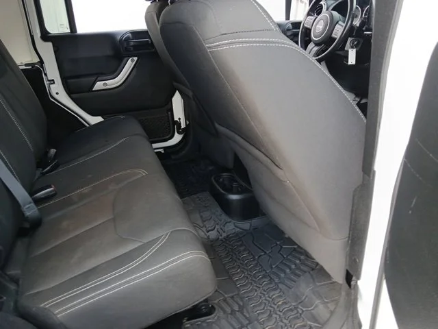 Used 2018 White Jeep Unlimited Sahara image 23