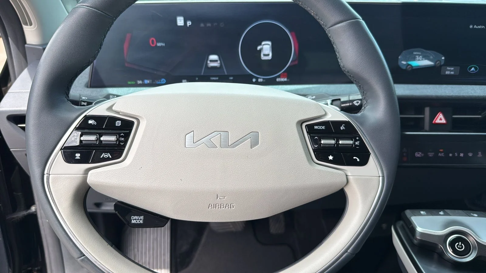 Used 2024 Black Kia Wind image 14