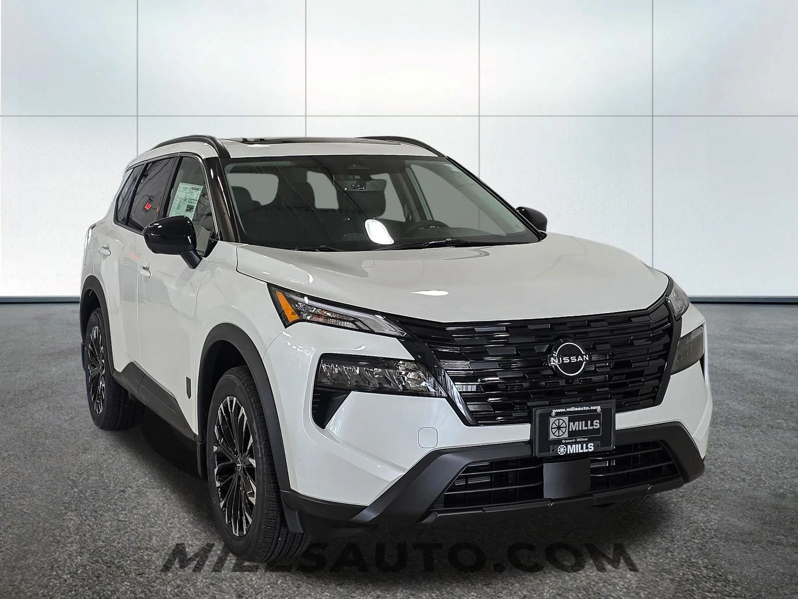 New 2026 Everest White Pearl TriCoat Nissan Dark Armor™ image 11