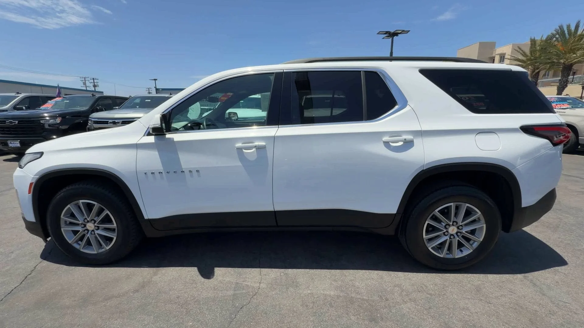 Used 2023 Summit White Chevrolet LT Cloth image 42