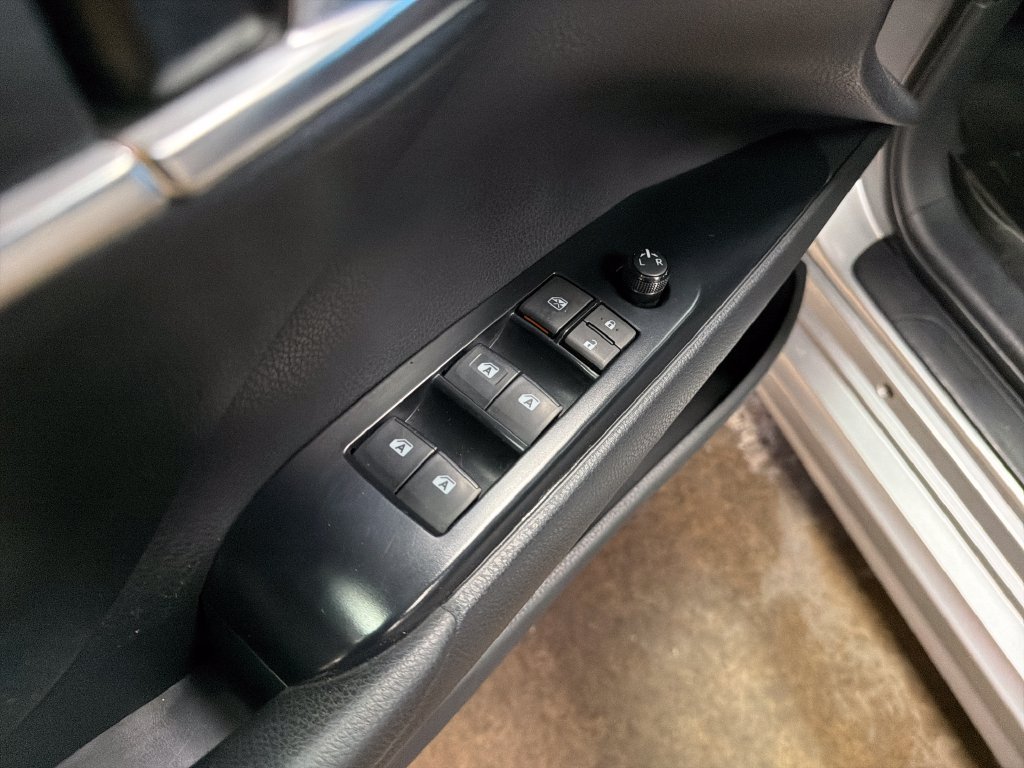 Used 2019 Silver Toyota SE image 15