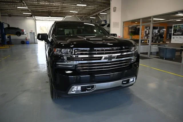 Used 2021 Black Chevrolet High Country image 3