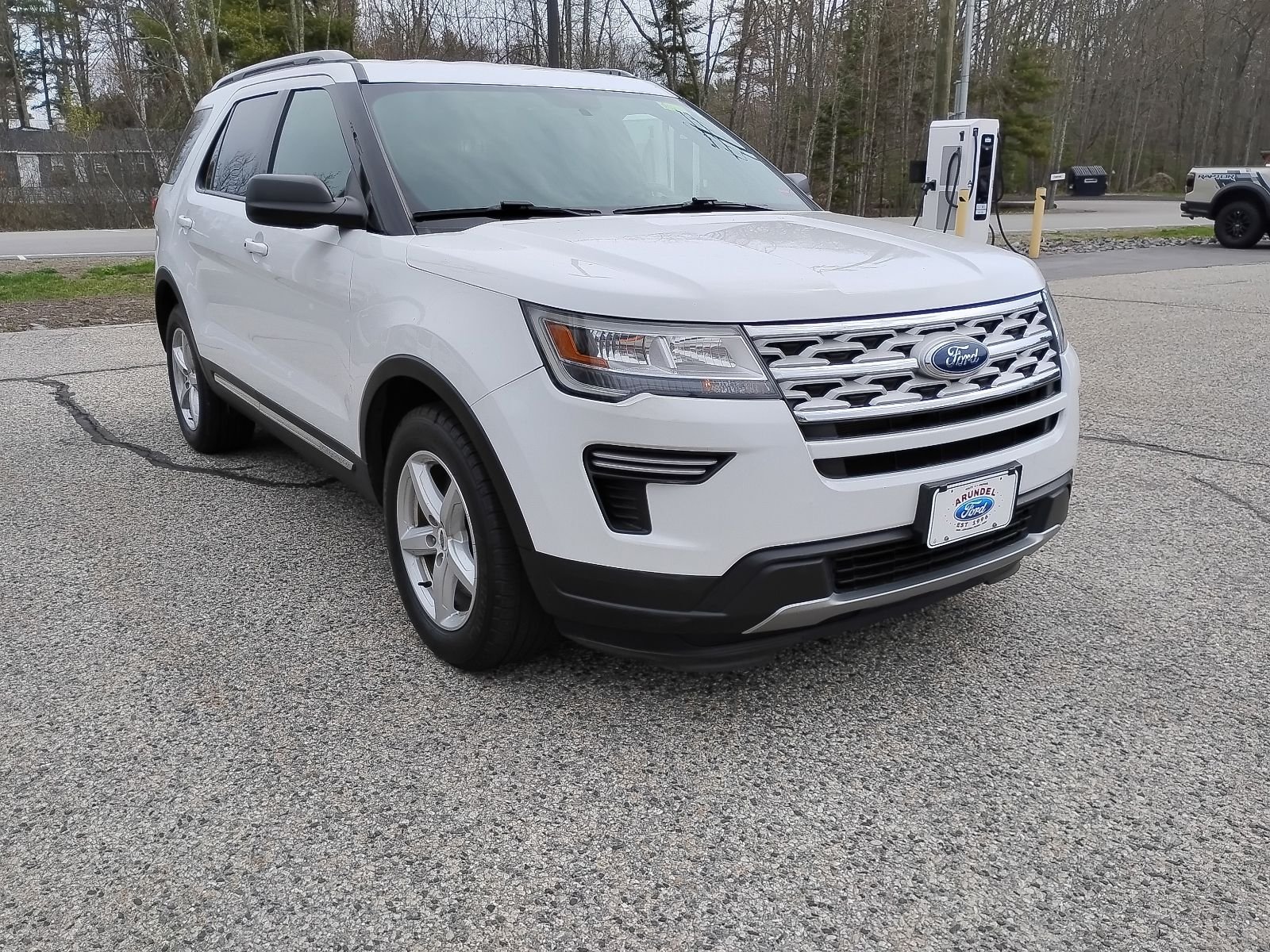 White 2019 Ford Explorer XLT SUV / Crossover Front-Wheel Drive