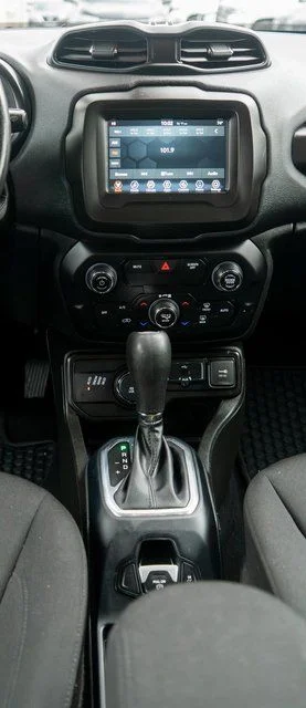Used 2020 Black Jeep Latitude image 16