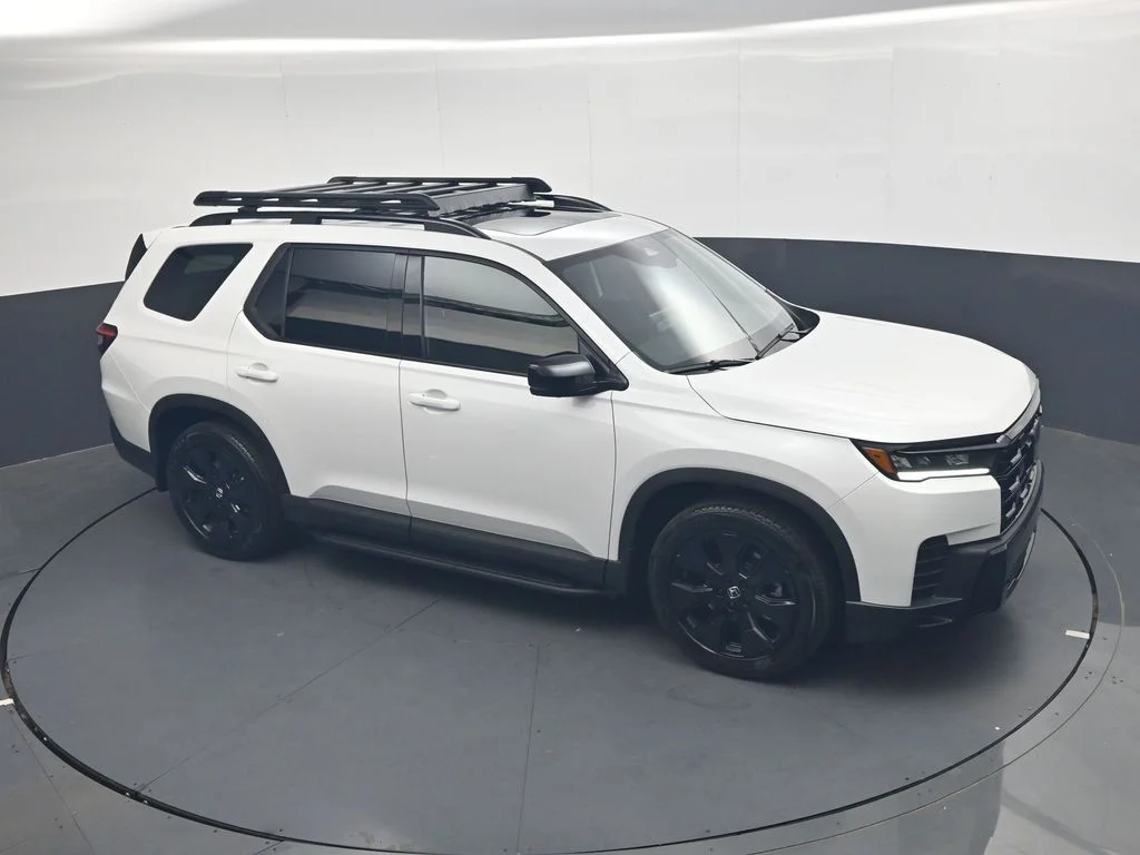 New 2026 Platinum White Pearl Honda Black Edition image 17