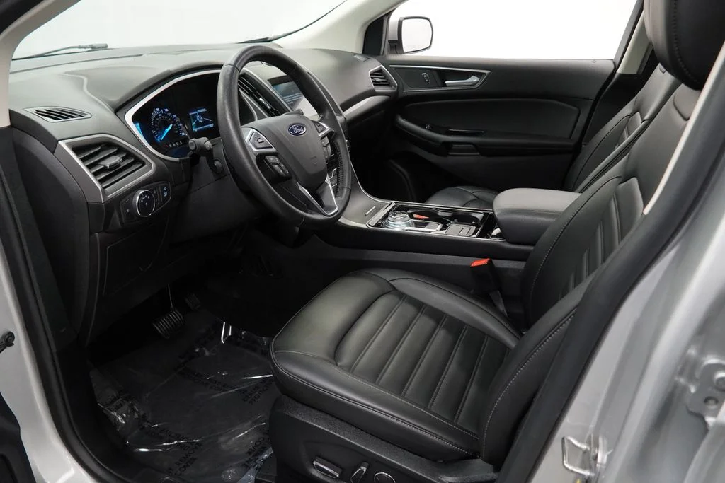 Used 2019 Silver Ford SEL image 17