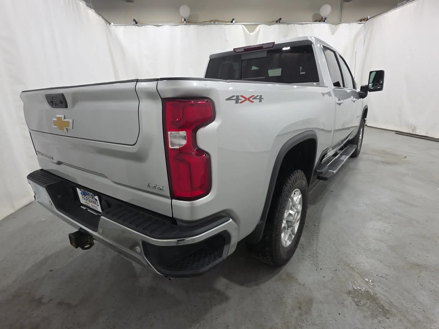 Used 2022 Silver Ice Metallic Chevrolet LTZ image 6