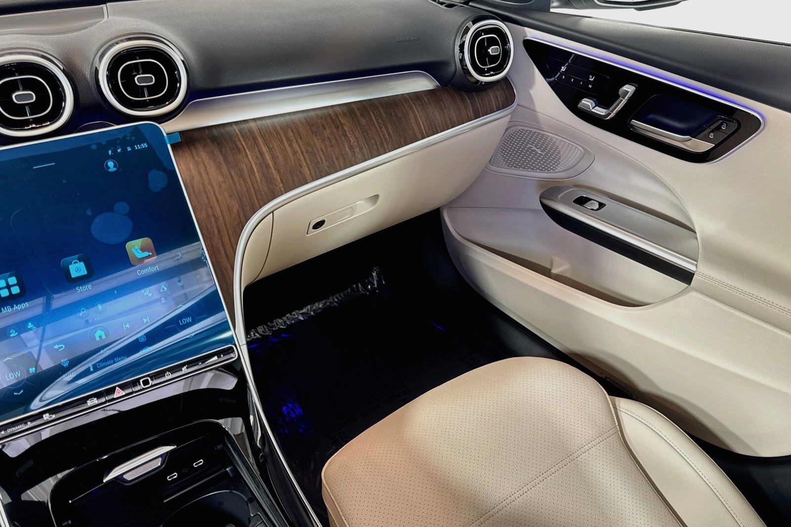 New 2026 Polar White Mercedes-Benz C 300 image 21