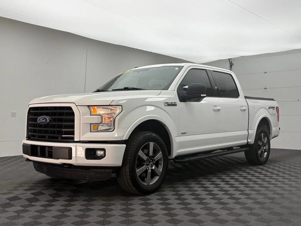 Used 2016 Oxford White Ford XLT image 2