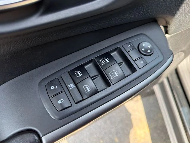 Used 2019 Black Jeep Latitude Plus image 17