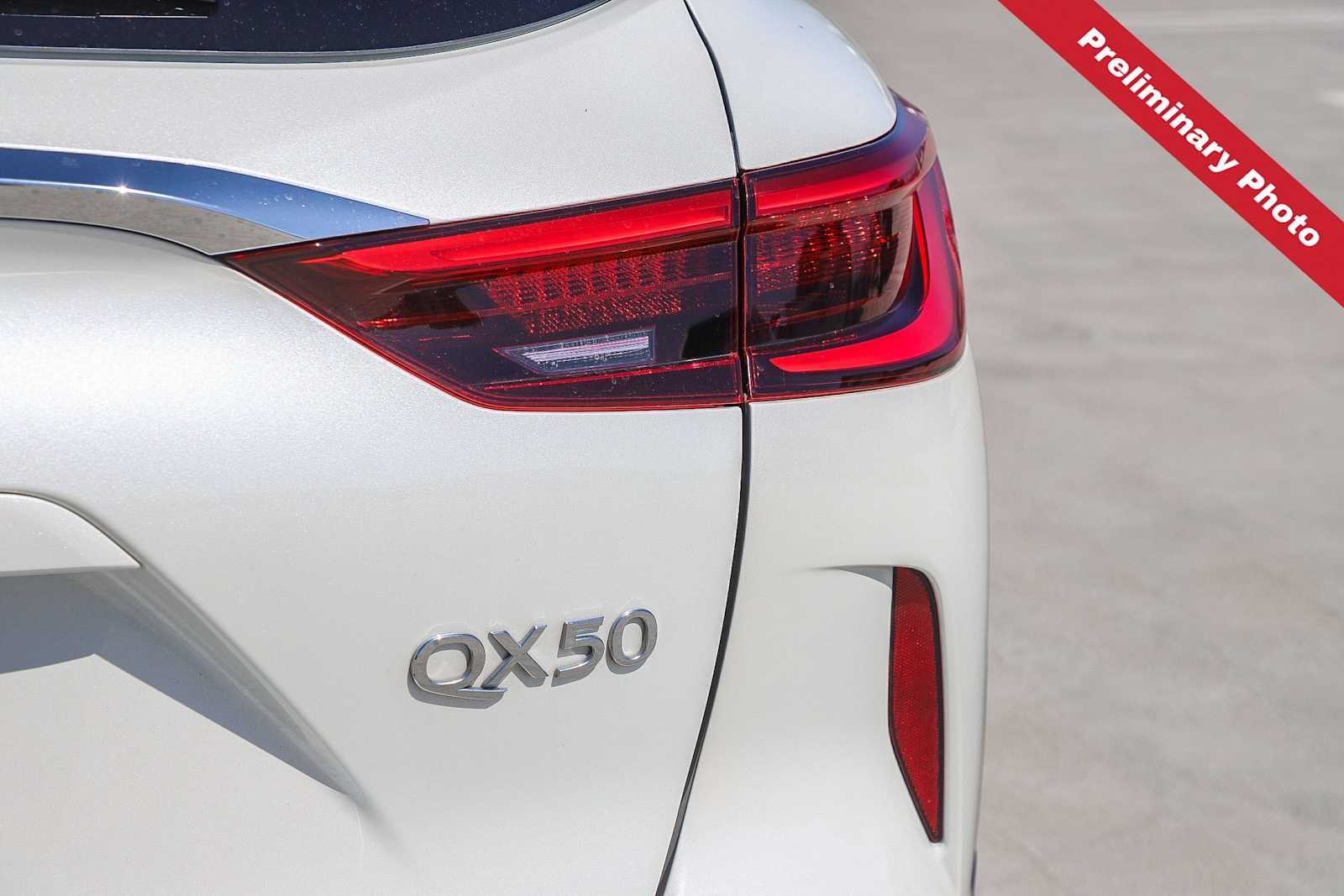 Used 2021 Majestic White INFINITI SENSORY image 9