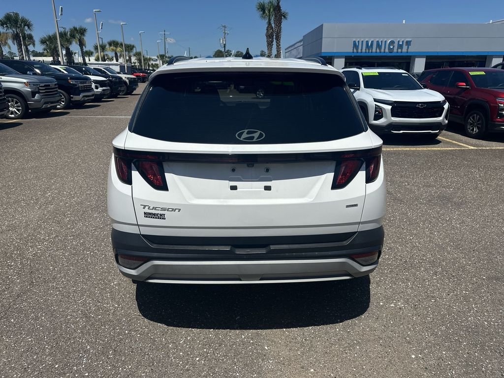 Used 2025 White Hyundai SEL image 15