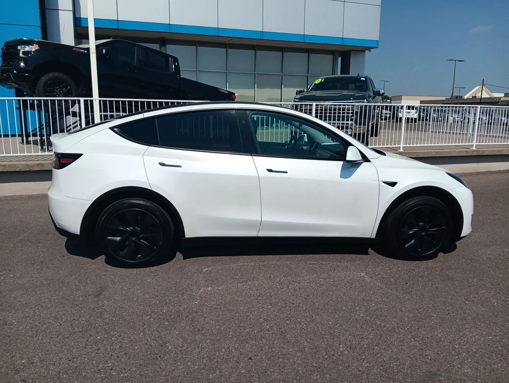 Used 2024  Tesla Long Range image 6