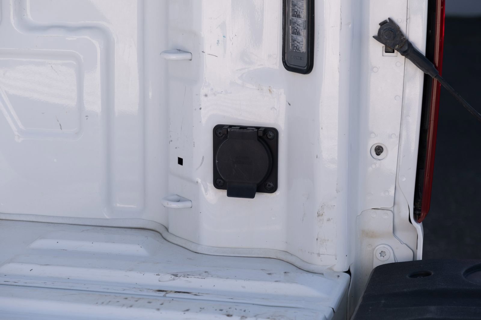 Used 2024 Summit White Chevrolet LT image 22